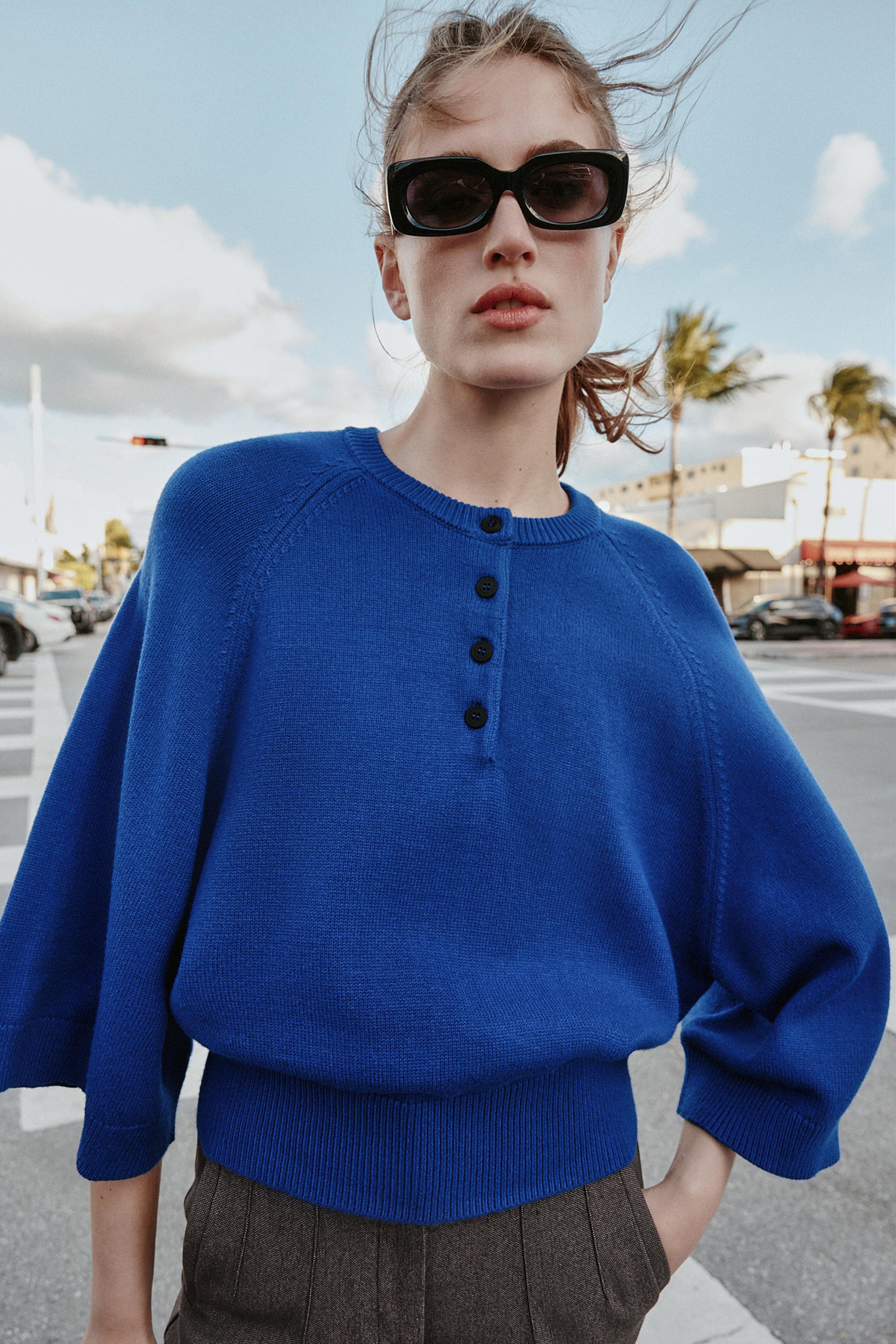 PULL EN MAILLE À MANCHES LARGES